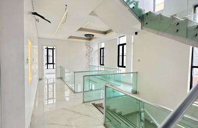 5 Bedroom detached duplex