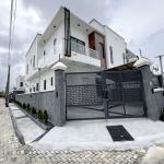 4 Bedrooms Semi Detached Duplex