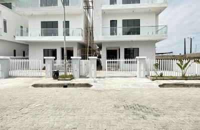 5 Bedrooms Fully Detached Duplex