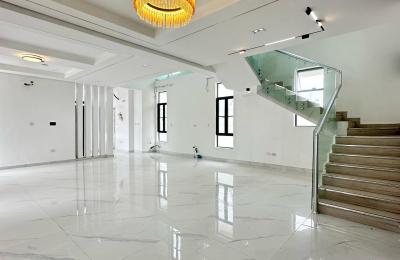 5 Bedroom detached duplex