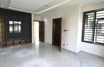 5 bedroom detached duplex