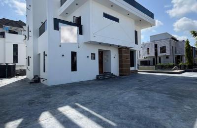 5 bedroom detached duplex