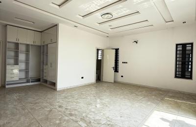 5 bedroom detached duplex