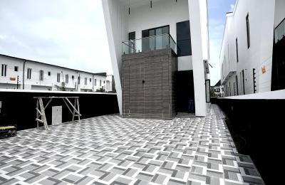 5 Bedrooms Fully Detached Duplex