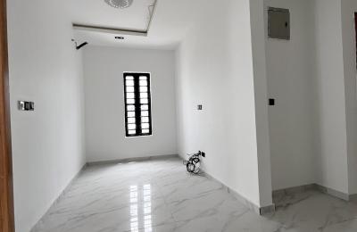 4 Bedrooms Semi Detached Duplex