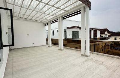5 Bedroom detached duplex