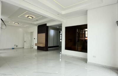 5 Bedroom detached duplex