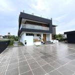 5 bedroom detached duplex