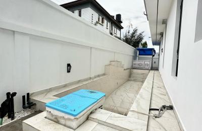 5 Bedroom detached duplex