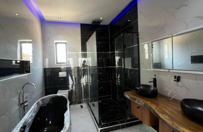 5 bedroom detached duplex
