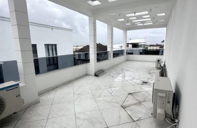 5 Bedroom detached duplex
