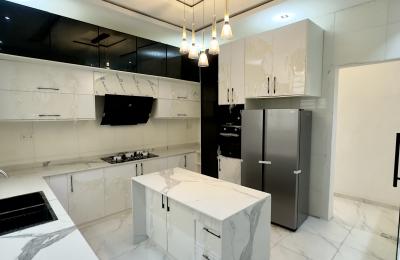 5 bedroom detached duplex