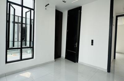 5 bedroom fully detached duplex
