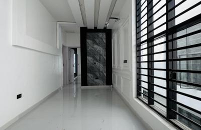 5 Bedroom fully detached duplex