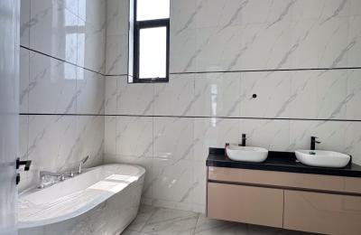 5 bedroom fully detached duplex