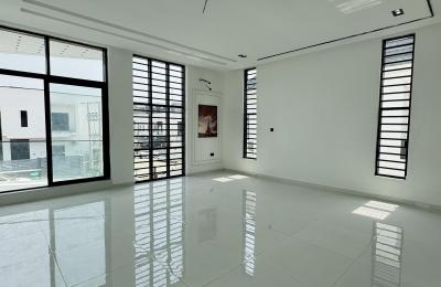 5 Bedroom fully detached duplex