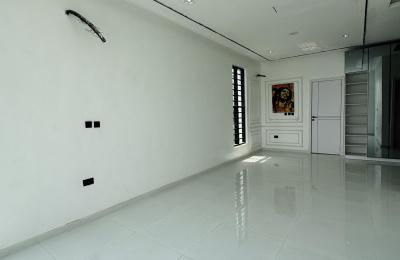 5 Bedroom fully detached duplex