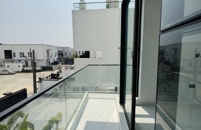 5 bedroom fully detached duplex