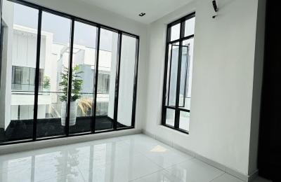 5 bedroom fully detached duplex