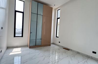 5 bedroom fully detached duplex