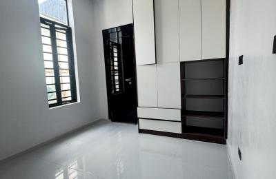 5 Bedroom Fully Detached Duplex