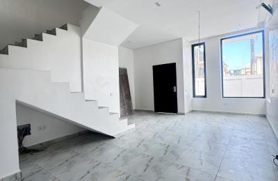 4 Bedroom Semi Detatched Duplex