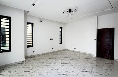 4 bedroom detached duplex