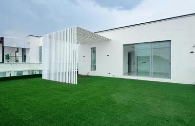 6 Bedroom Fully Detached Duplex