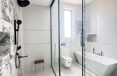 5 bedroom semi-detached duplex