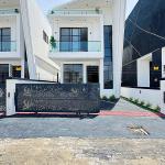 4 bedroom fully detached duplex