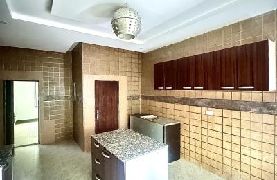 5 Bedroom Fully Detached Duplex