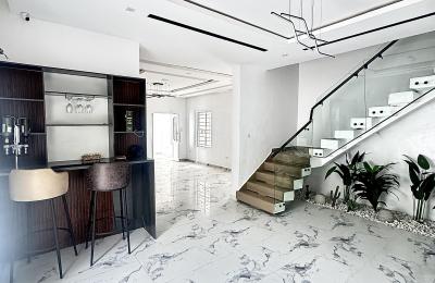 5 bedroom detached duplex