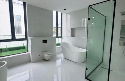6 Bedroom Fully Detached Duplex