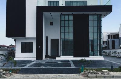 7 Bedroom Fully Detached Duplex