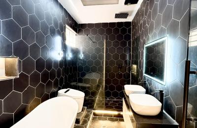 5 Bedroom Fully Detached Duplex