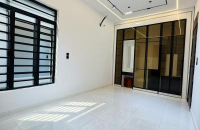5 Bedroom Fully Detached Duplex