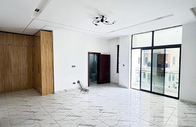 4 bedroom detached duplex