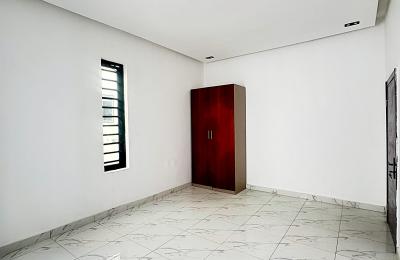 4 bedroom detached duplex