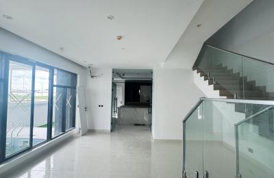 5 bedroom semi-detached duplex