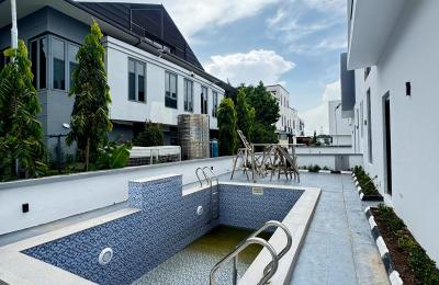 4 bedroom fully detached duplex