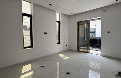 4 Bedroom Terrace