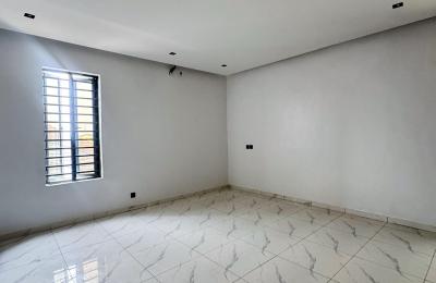 5 bedroom semi-detached duplex