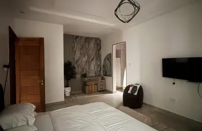2 Bedroom Maisonette