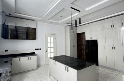 4 bedroom fully detached duplex