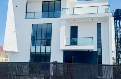 5 Bedroom Fully Detached Duplex