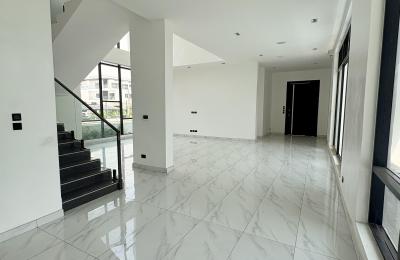 5 Bedroom Fully Detached Duplex