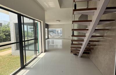 5 Bedroom Fully Detached Duplex