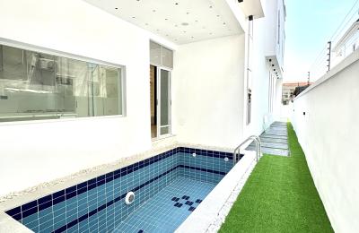 5 Bedroom Fully Detached Duplex