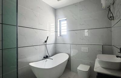 5 bedroom semi-detached duplex