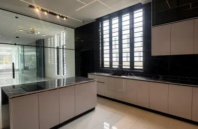 6 Bedroom Fully Detached Duplex